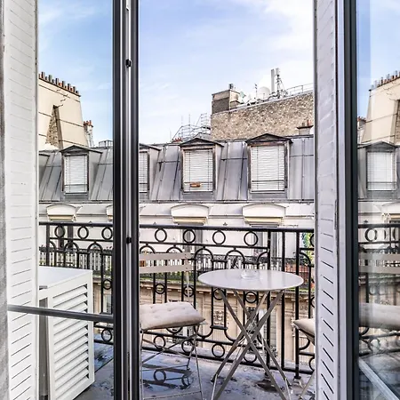 Champs Elysees Lägenhet *