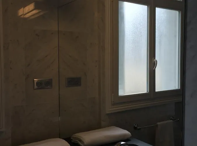 Apartment Champs Elysees Paris